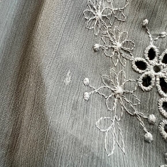 ASTR The Label Floral Embroidered Boho Babydoll Top L - Picture 11 of 13